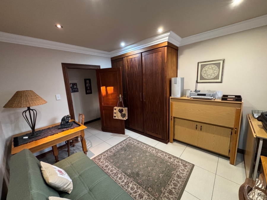 3 Bedroom Property for Sale in Van Der Hoff Park North West